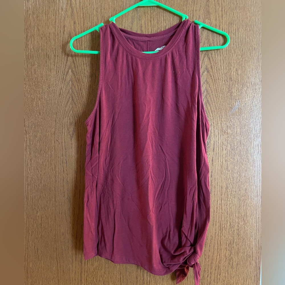 Avia work out tank- large